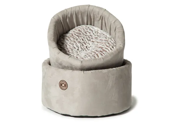 Arctic Grey Cat Cosy Bed by Danish Design