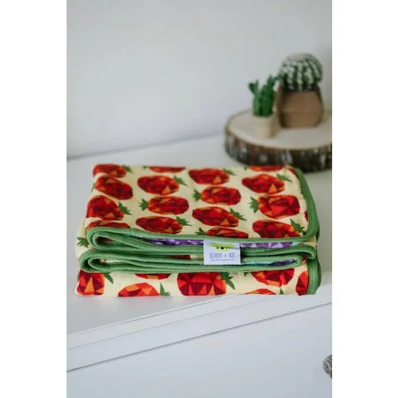 Oliver   Kit Veggie Might Cuddle Blanket